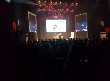 Happiness Play en Step 2017 Dubai