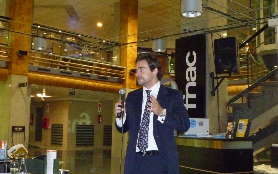 Pedro Amador en la Fnac en Alicante