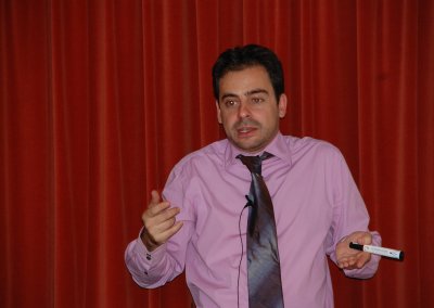 Conferenciante Pedro Amador