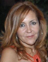 Esther Pedraza, Periodista de radio y televisión. Presentadora y coordinadora en “Protagonistas Teresa Campos”, Punto Radio y en el popular programa “Caliente y Frío”.